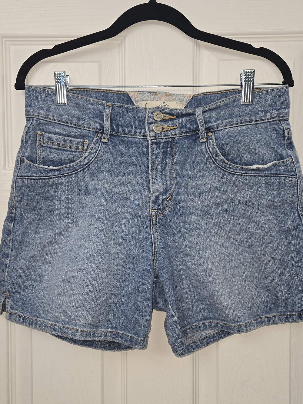 Levi's Vintage Double Button Medium Wash Denim Shorts Size 6 Double Pocket Back